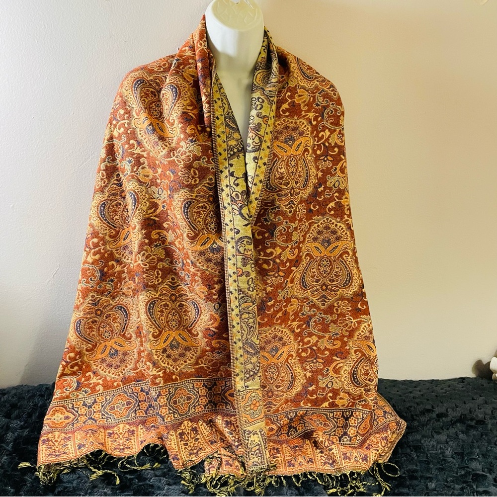 Paisley Patterned Shawl with Fringe NWOT